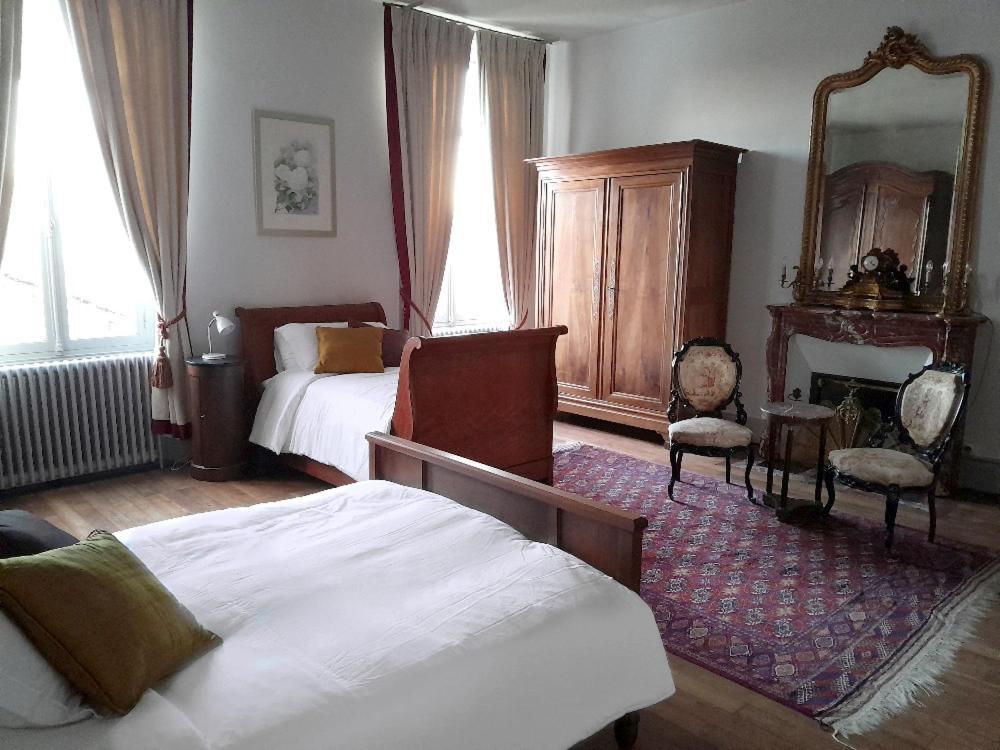 Chambres D'Hotes Montbron Luchapt Exterior photo